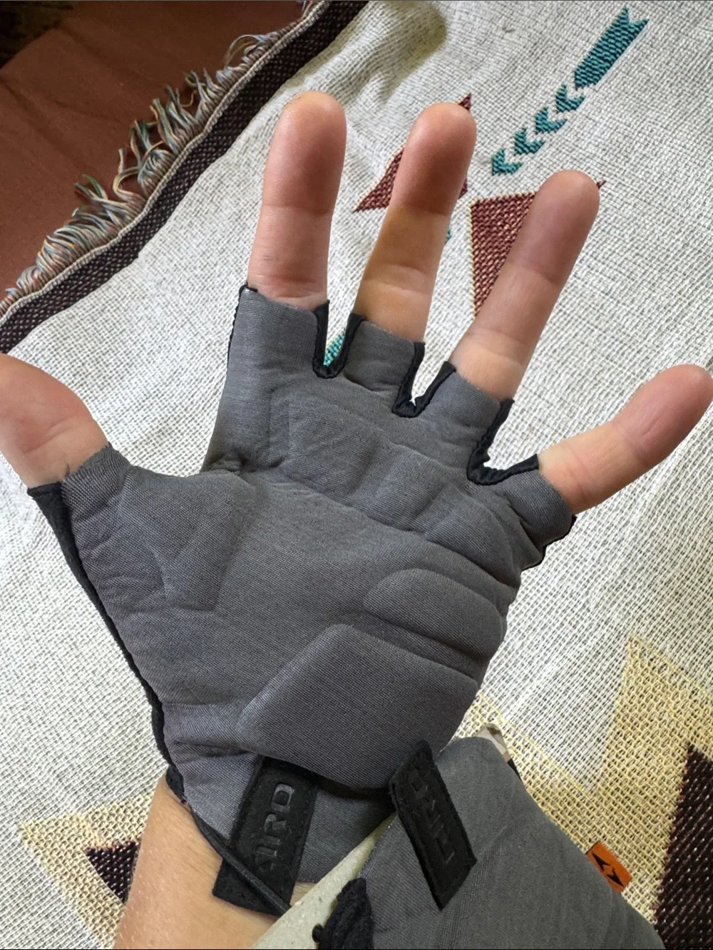 Giro bike cycling gloves supernatural padded palm black grey NWT adult small NEW